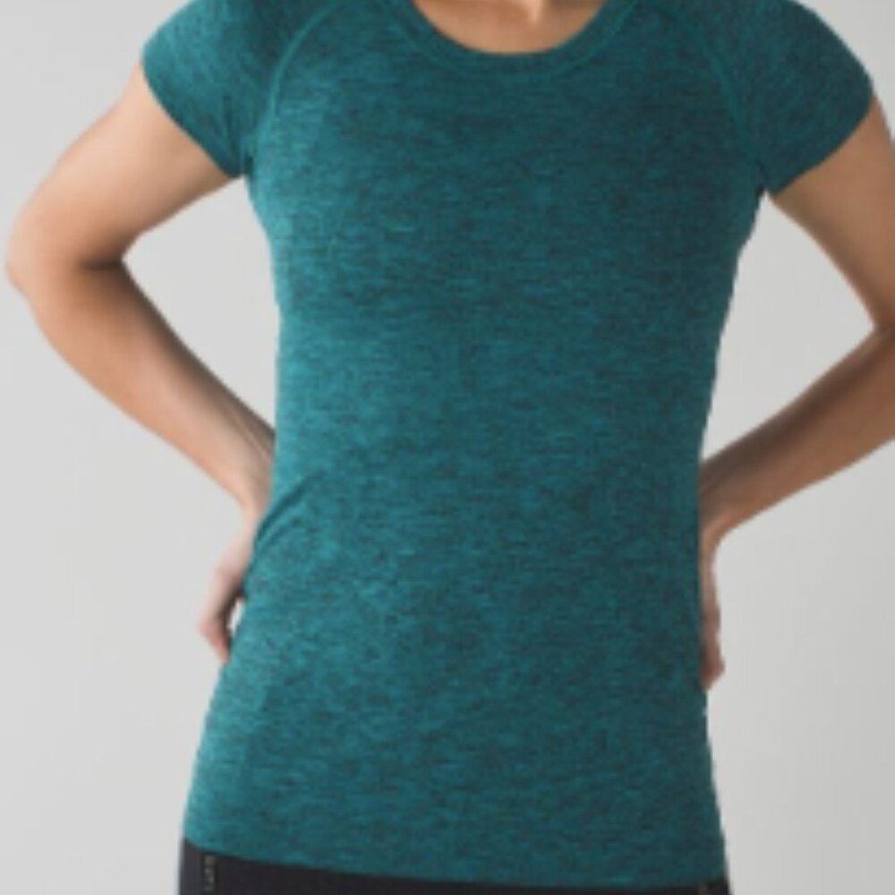 (6079) Lululemon Run: Swiftly Tech Short Sleeve C… - image 1
